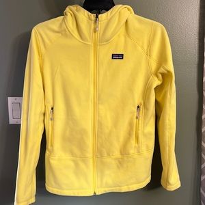 Never worn, women’s patagonia yellow sweatshirt, size large
